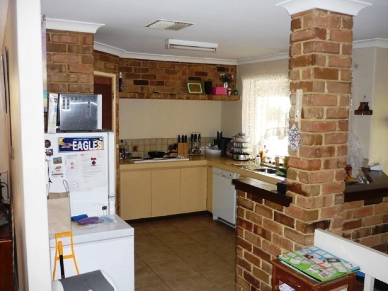 92 Brown Crescent, Seville Grove WA 6112