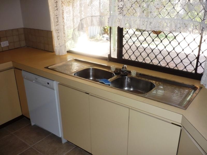 92 Brown Crescent, Seville Grove WA 6112