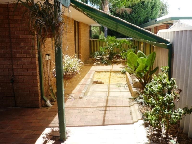 92 Brown Crescent, Seville Grove WA 6112