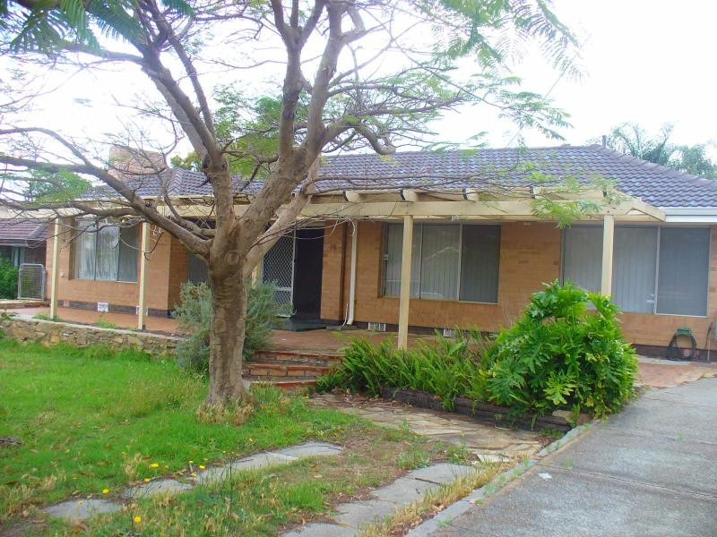 16 Slee Avenue, Kelmscott WA 6111
