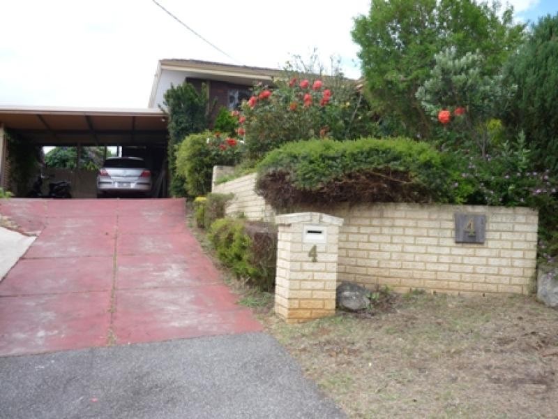 4 Griffiths Street, Kelmscott WA 6111