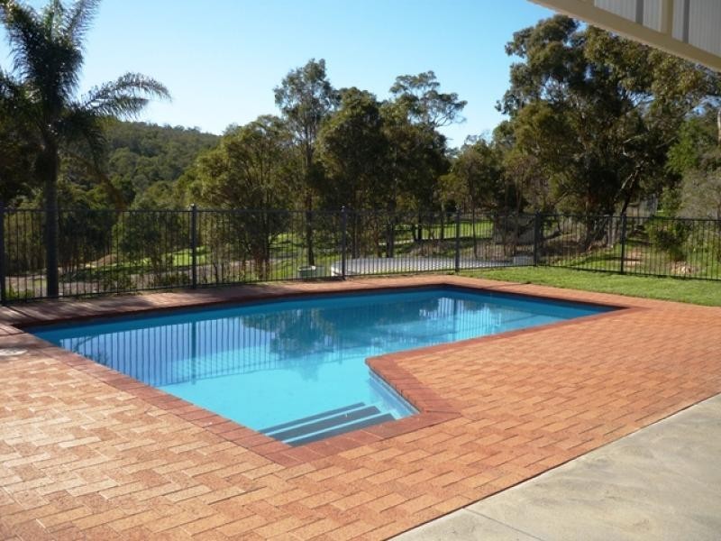 235 Nettleton Rd, Byford WA 6122