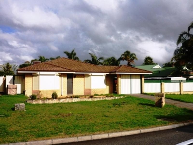 3 Logan Court, Seville Grove WA 6112