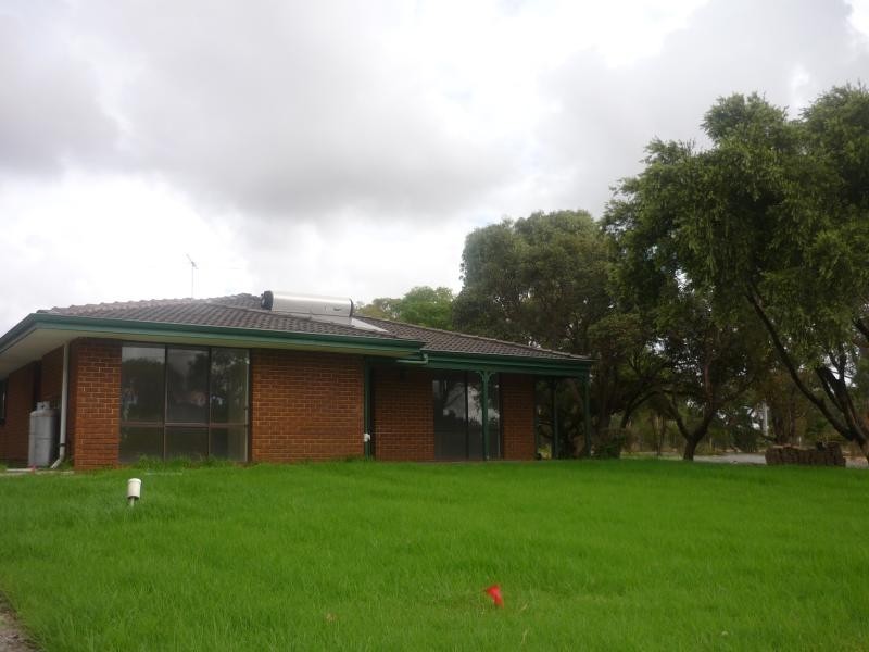 553 Gossage Road, Oldbury WA 6121