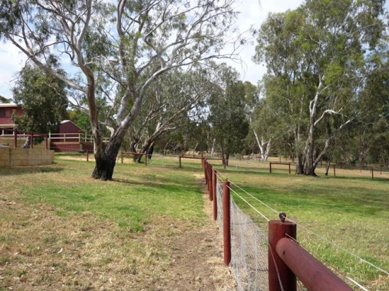 73 Lewis Road, Serpentine WA 6125