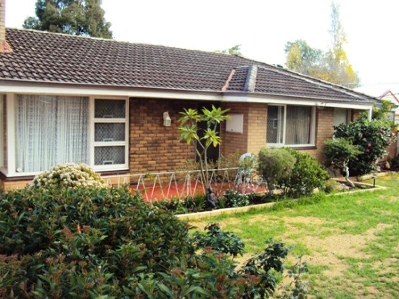 375 Railway Ave, Armadale WA 6112