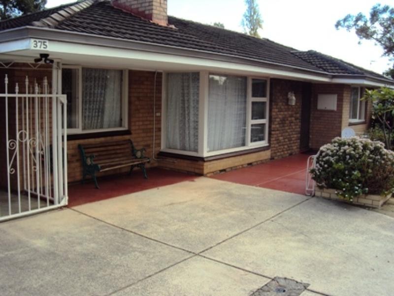 375 Railway Ave, Armadale WA 6112