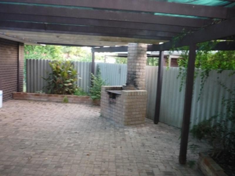 22 BAVICH ROAD, Armadale WA 6112