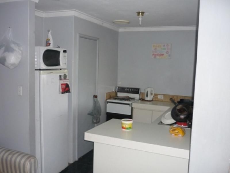 8 PRICE COURT, Brookdale WA 6112