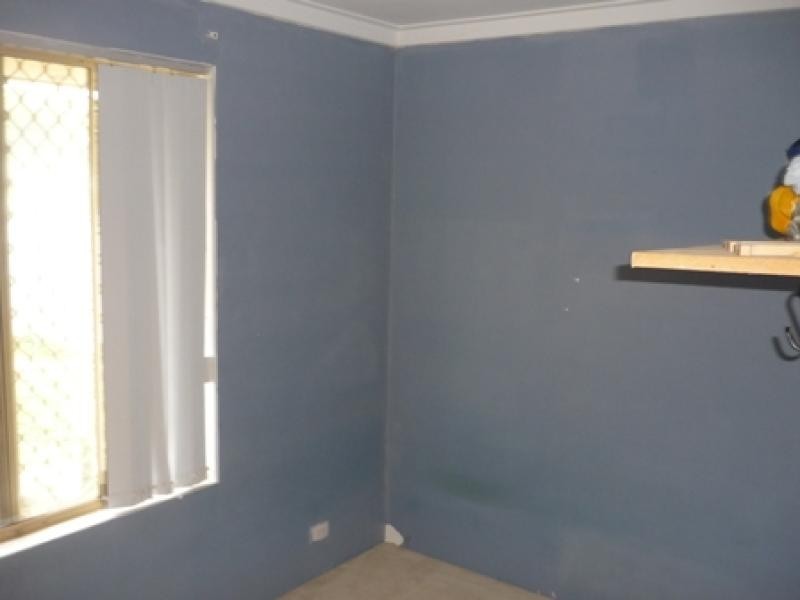 8 PRICE COURT, Brookdale WA 6112