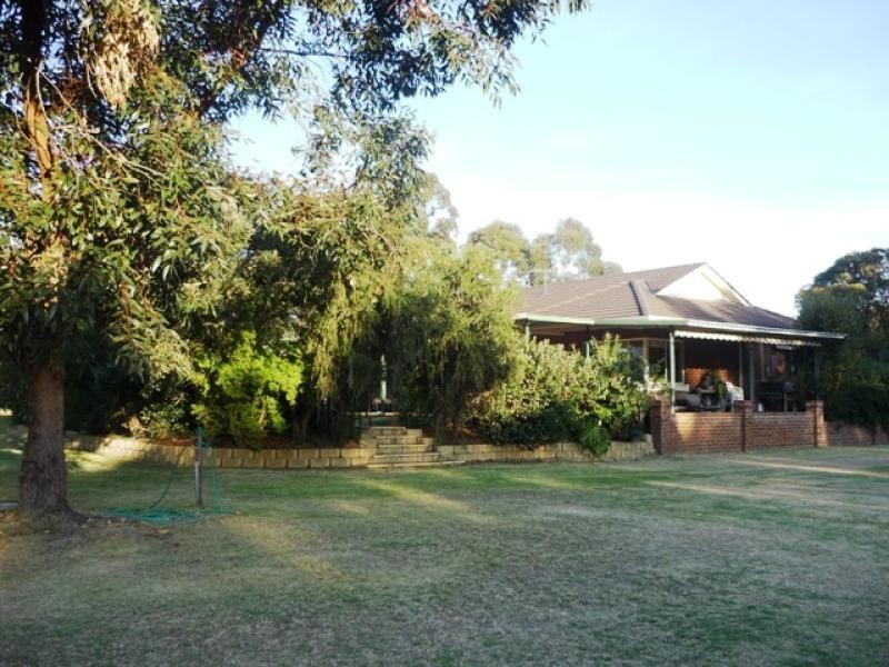 2 Tallagandra Court, Serpentine WA 6125