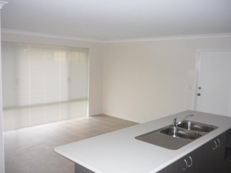 Unit B/40 CHALLIS ROAD, Armadale WA 6112