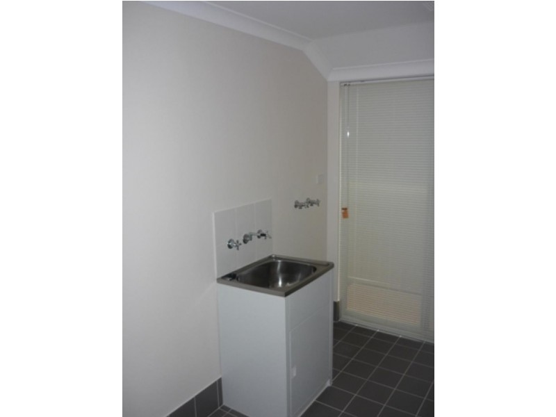 Unit B/40 CHALLIS ROAD, Armadale WA 6112