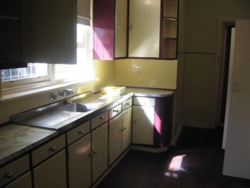 12 Seventh Road, Armadale WA 6112