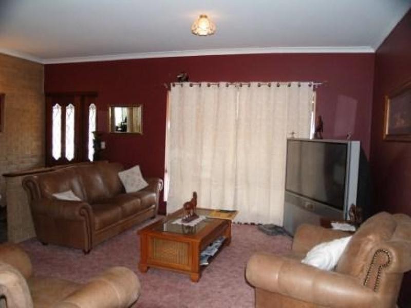 24 SWAMP GUM ROAD, Oakford WA 6121