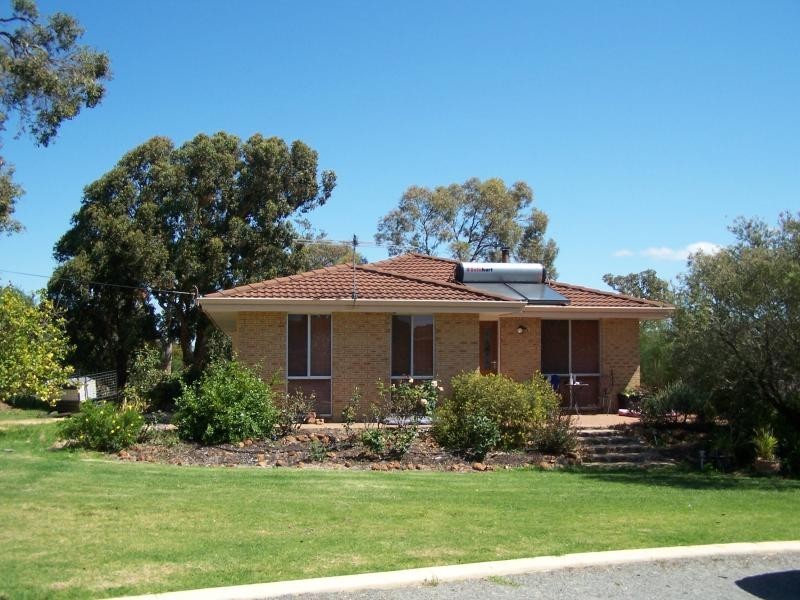 8 JONES COURT, Serpentine WA 6125