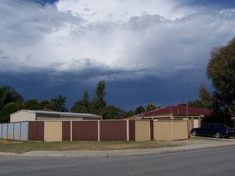 95 STRAWBERRY DRIVE, Seville Grove WA 6112