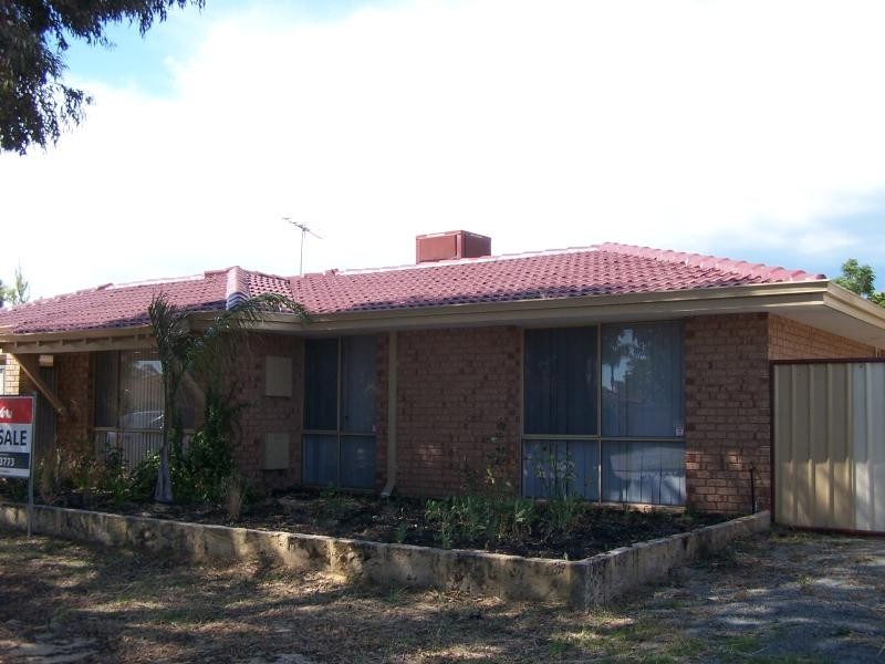 95 STRAWBERRY DRIVE, Seville Grove WA 6112