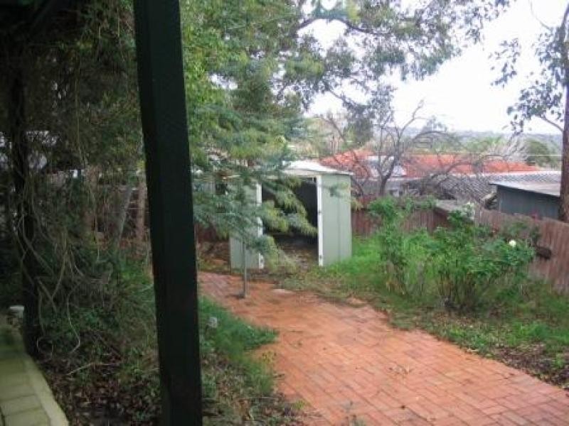 11 ALOLA STREET, Kelmscott WA 6111
