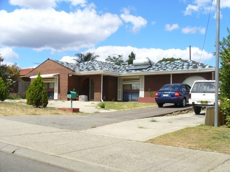 32 LILIAN AVENUE, Armadale WA 6112