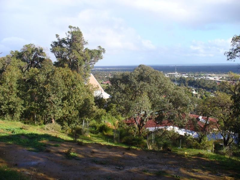 11 SAPPHIRE COURT, Mount Richon WA 6112