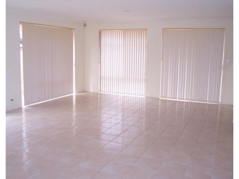 8 Wagstaff Road, Redcliffe WA 6104