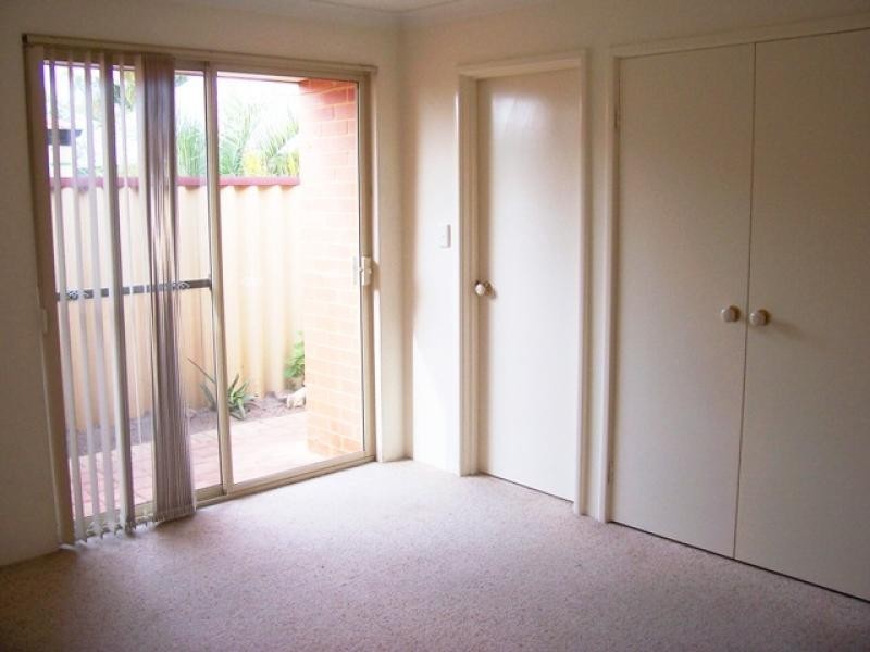 8 Wagstaff Road, Redcliffe WA 6104