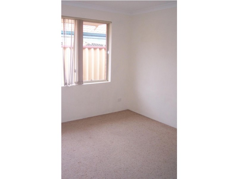 8 Wagstaff Road, Redcliffe WA 6104