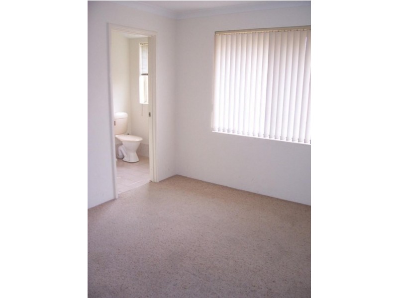 8 Wagstaff Road, Redcliffe WA 6104