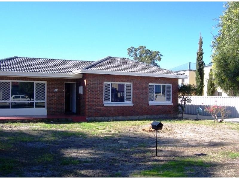 23 Pearl Road, Cloverdale WA 6105