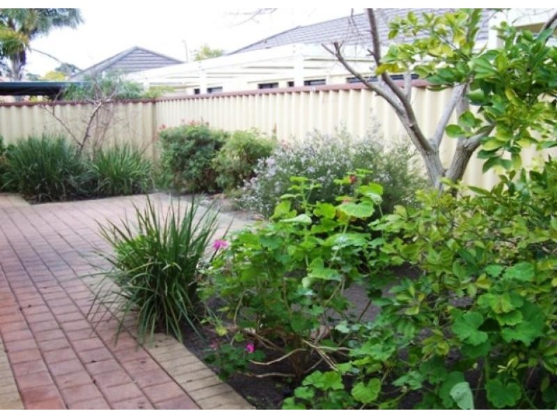 8 Wagstaff Road, Redcliffe WA 6104