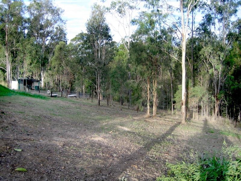 123 CANTERBURY DRIVE, Mundoolun QLD 4285