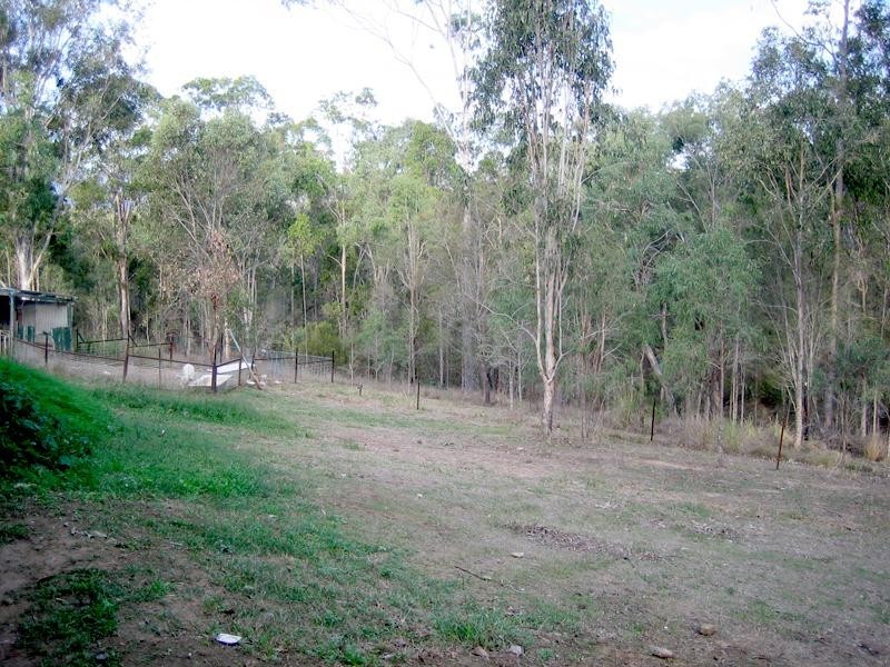 123 CANTERBURY DRIVE, Mundoolun QLD 4285