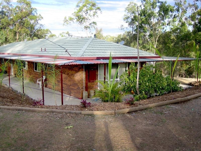 123 CANTERBURY DRIVE, Mundoolun QLD 4285