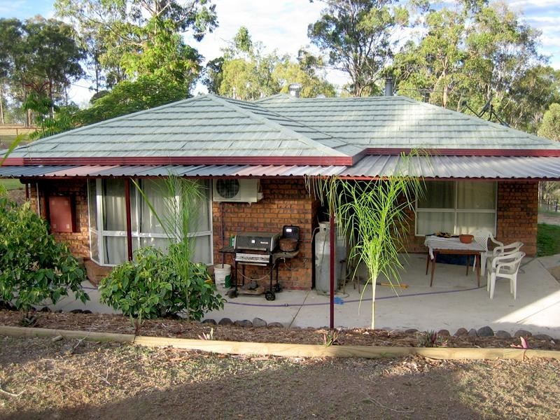 123 CANTERBURY DRIVE, Mundoolun QLD 4285