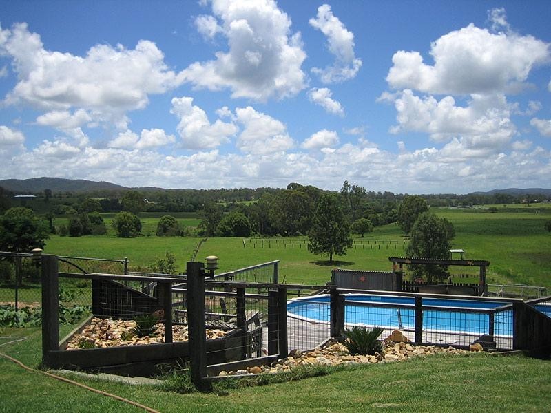 135 SUNDOWN COURT, Tamborine QLD 4270