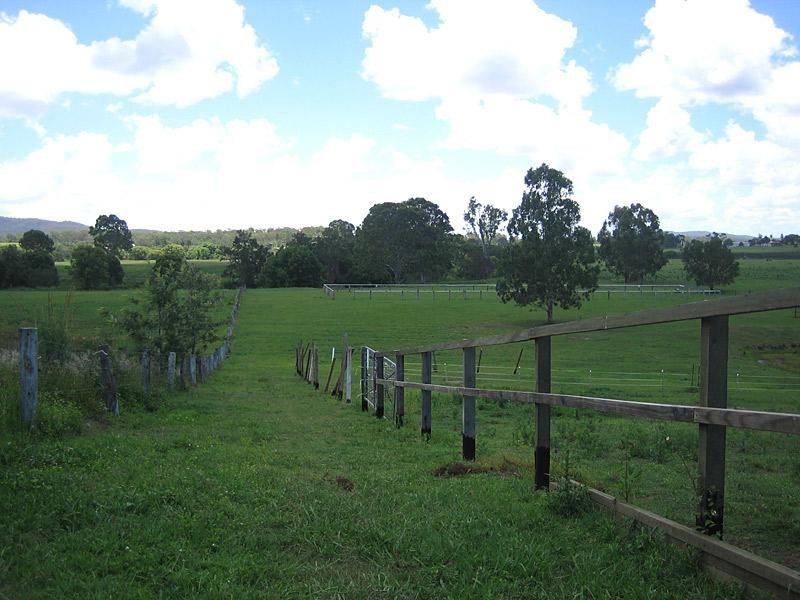 135 SUNDOWN COURT, Tamborine QLD 4270