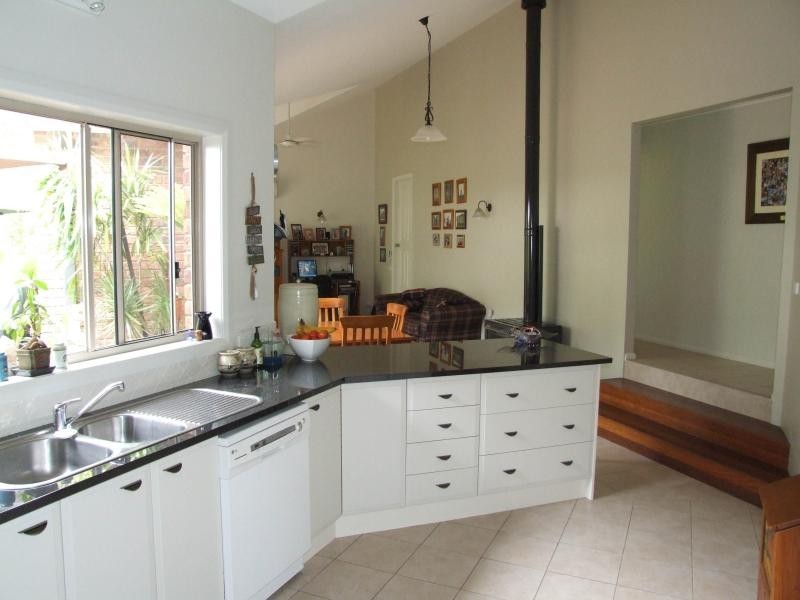 5 Burri Palm Way, Surfside NSW 2536