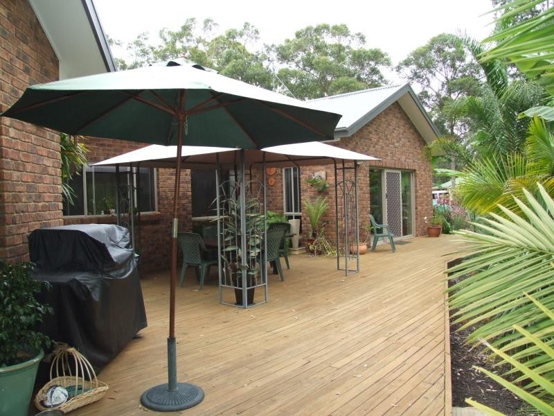 5 Burri Palm Way, Surfside NSW 2536