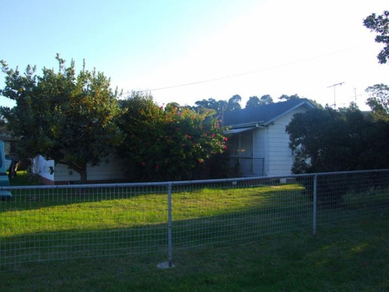 6 Bavarde Avenue, Batemans Bay NSW 2536