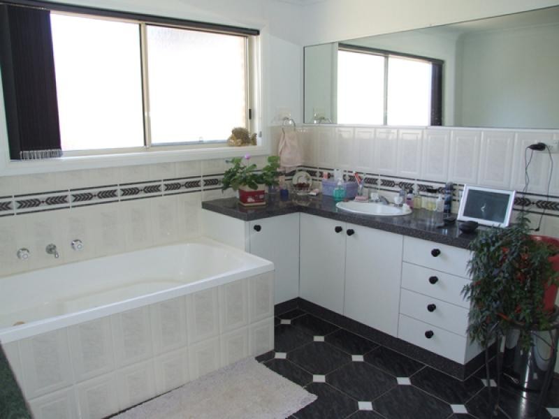 13 Lewana Close, Lilli Pilli NSW 2536