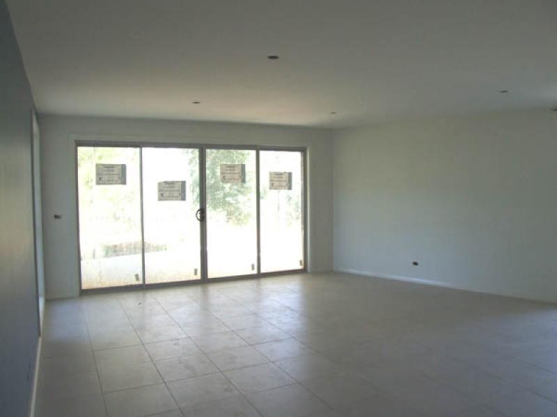 73 Courtenay Cr, Long Beach NSW 2536