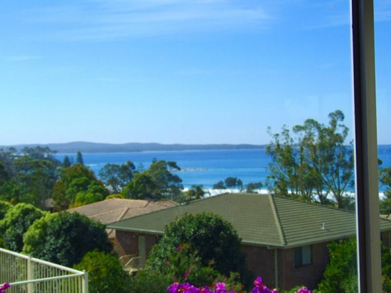14 Hilltop Cr, Surf Beach NSW 2536