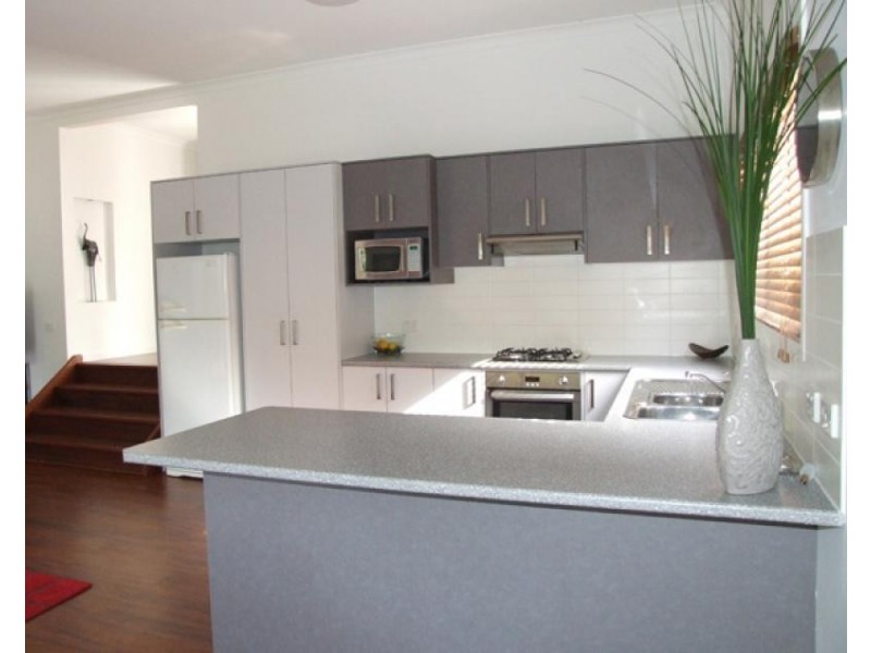 140 Country Club Dr, Catalina NSW 2536