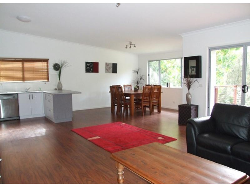 140 Country Club Dr, Catalina NSW 2536