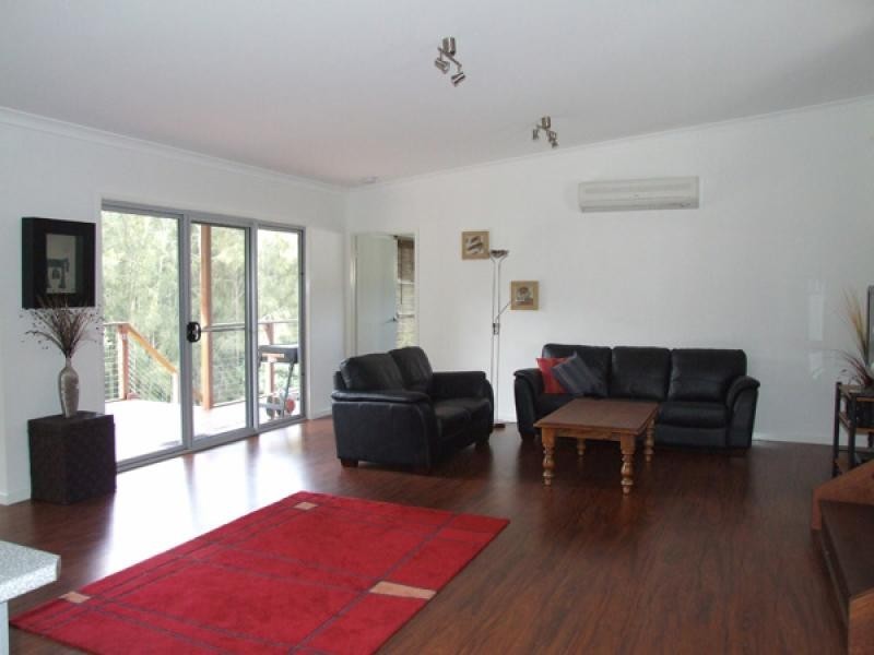 140 Country Club Dr, Catalina NSW 2536