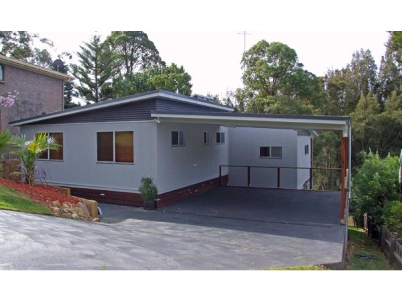 140 Country Club Dr, Catalina NSW 2536