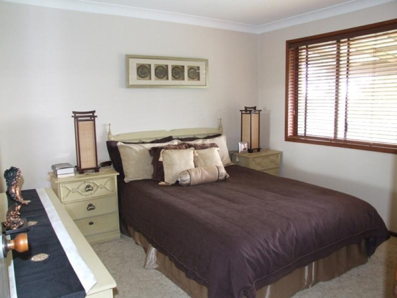 13 Wattle Cr, Batehaven NSW 2536