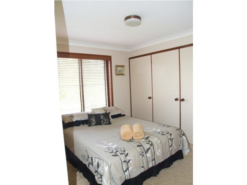 13 Wattle Cr, Batehaven NSW 2536