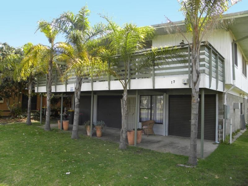 17 Wallaringa St, Surfside NSW 2536